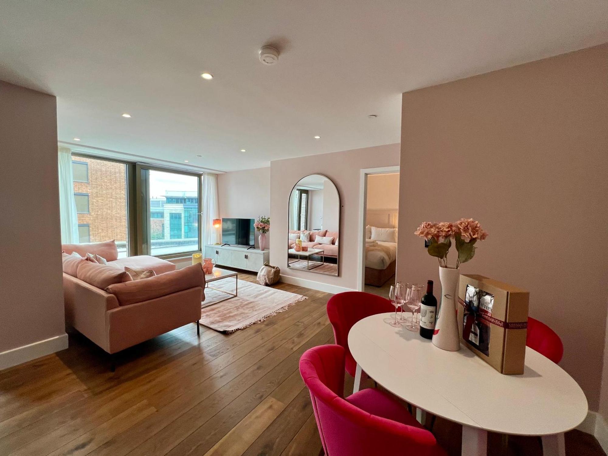The Pink Palace At Ryedale House York Exterior foto
